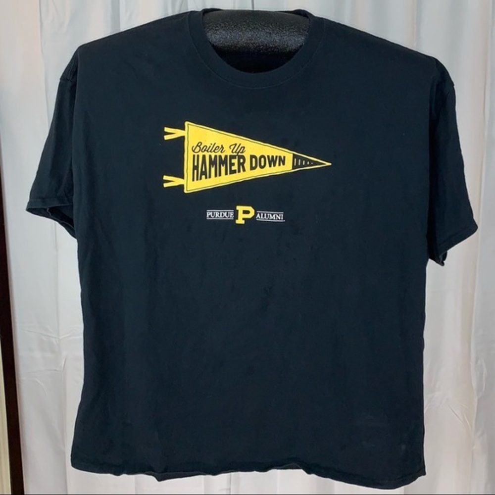 Gildan black with yellow print tee shirt.